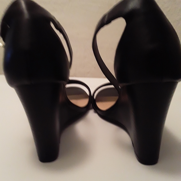 Shoes - Picture 7 of 12